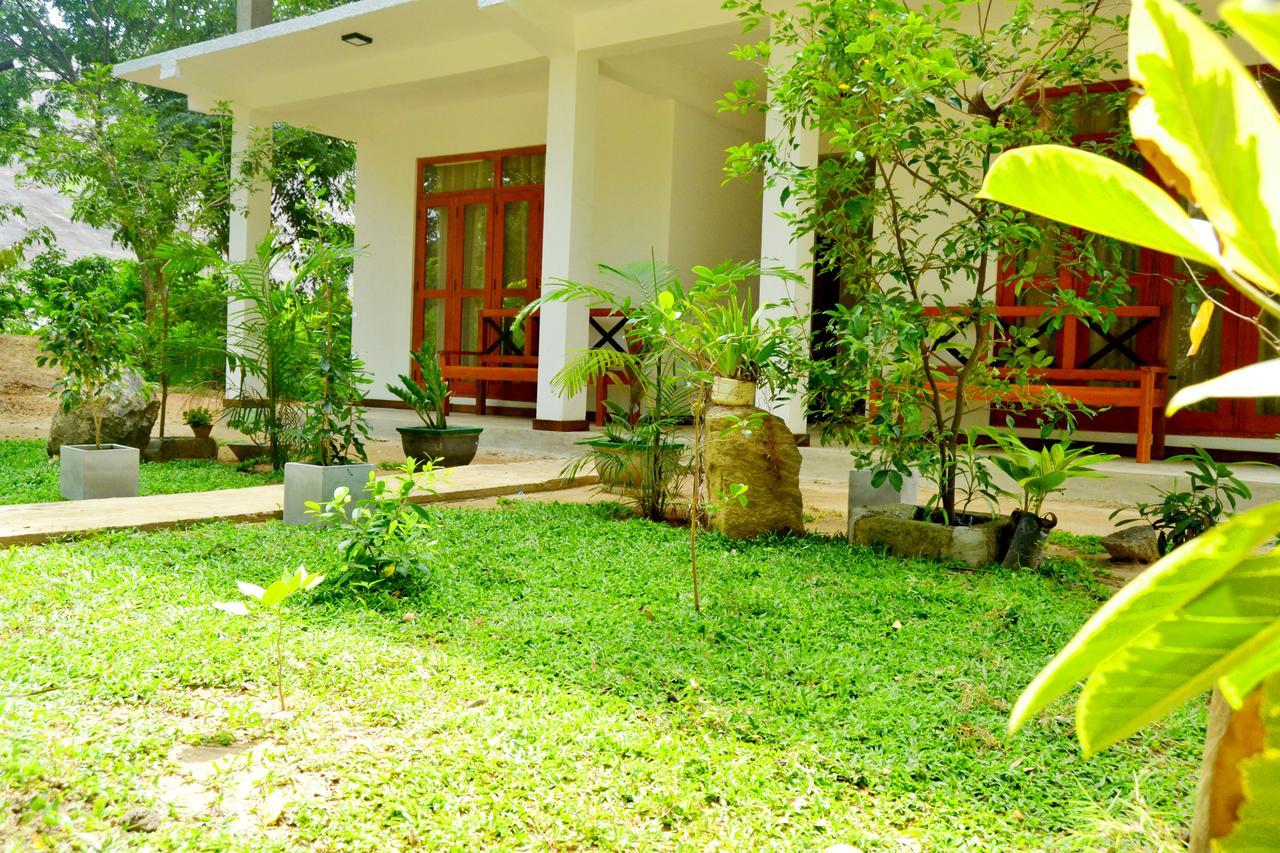 Girilena Resort Дамбула Екстериор снимка
